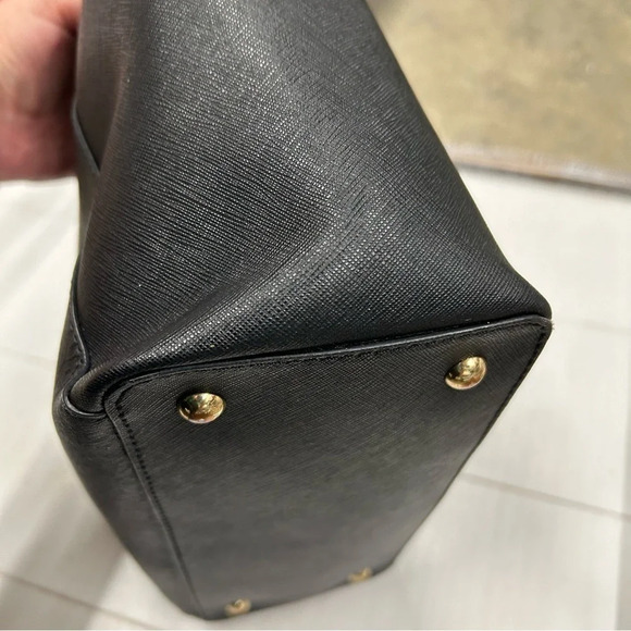 Micheal Kors Charlotte Jet Set Large Black Tote Gold Hardware‎ Saffiano Leather - Picture 6 of 15